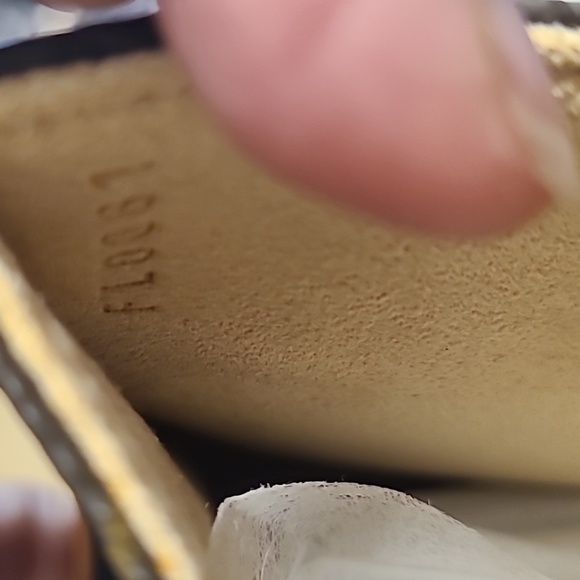 LOIUS VUITTON BELT BAG - Picture 3 of 3